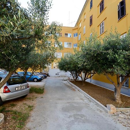 Miranda Apartments Zara Esterno foto
