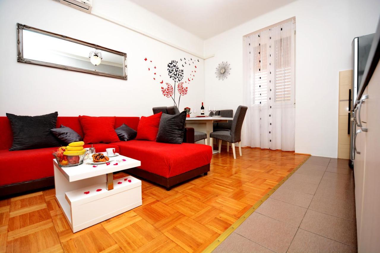 Miranda Apartments Zara Esterno foto