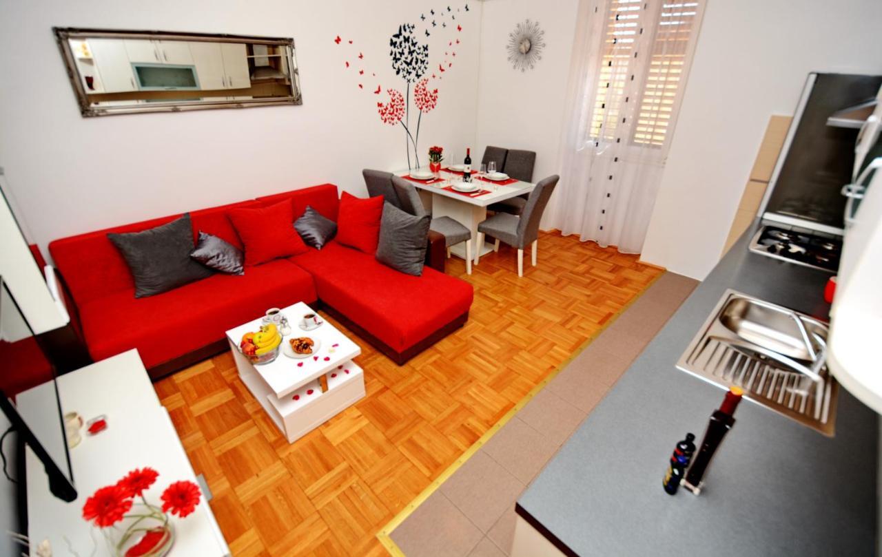 Miranda Apartments Zara Esterno foto