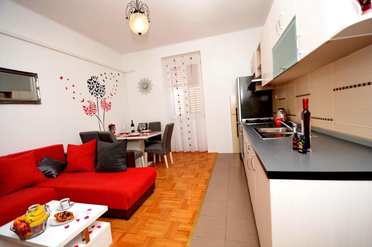 Miranda Apartments Zara Esterno foto